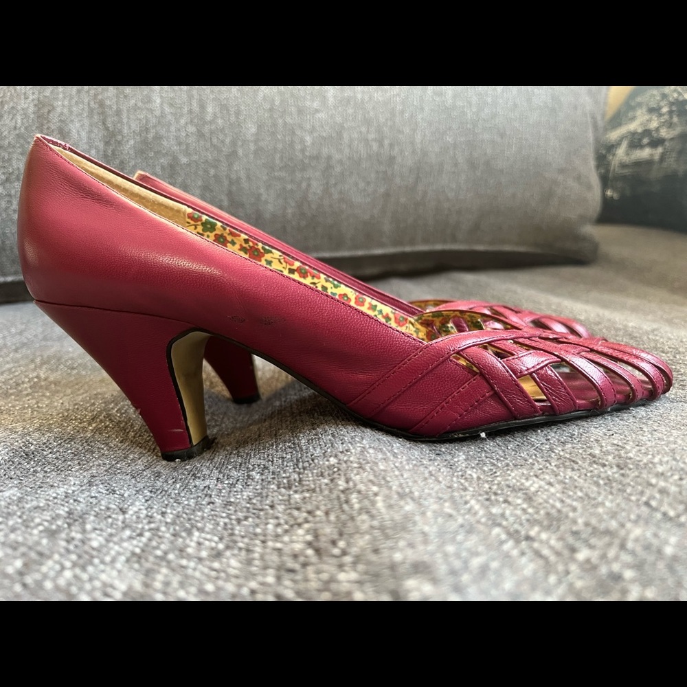 Seychelles pumps. Size 10. Pink magenta like color.